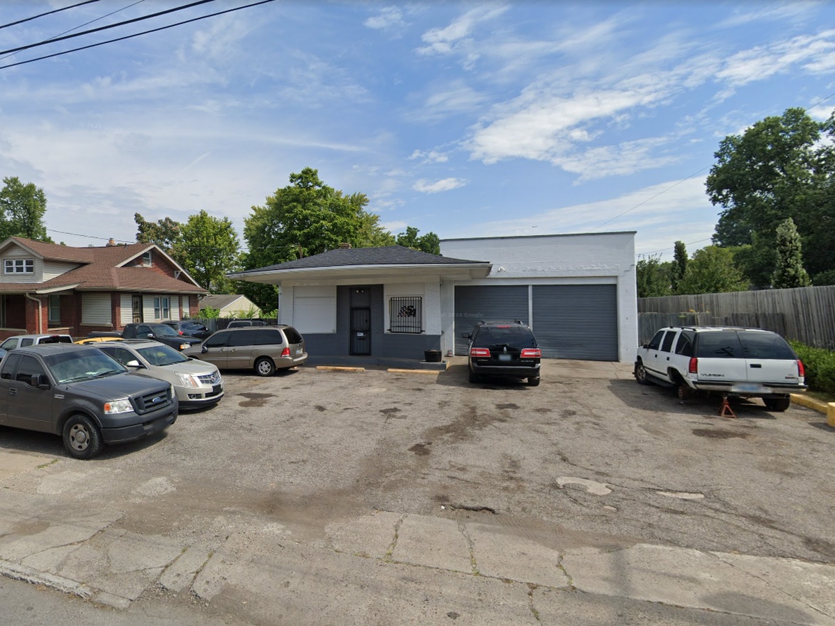 Starks Automotive garage exterior at 3937 W Market St in Louisville